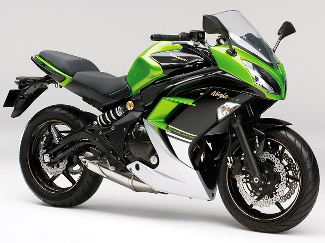 2014年 Ninja 400 ABS Special Edition キャンディライムグリーン×メタリックスパークブラック(カタログメイン)