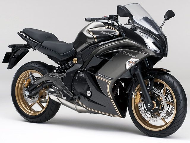 2015年 Ninja 400 ABS Limited Edition メタリックグレーストーン×グロスカーボン(カタログメイン)