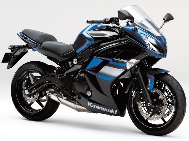 2016年 Ninja 400 ABS Special Edition メタリックインペリアルブルー/メタリックスパークブラック(カタログメイン)