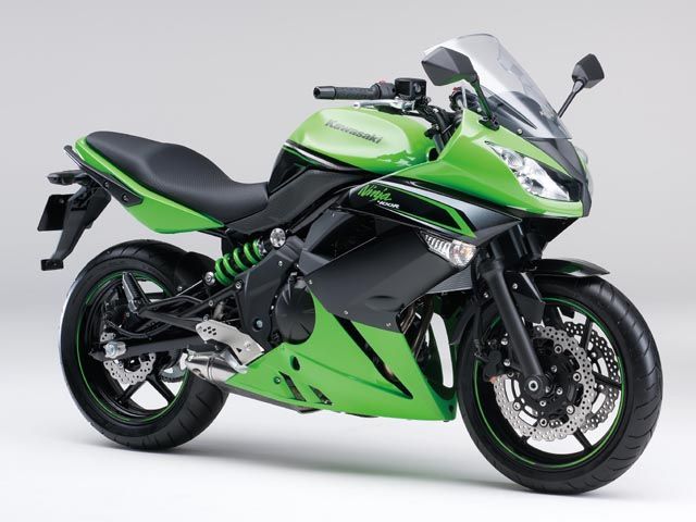 2012年 Ninja 400R Special Edition ライムグリーン/メタリックスパークブラック(カタログメイン)