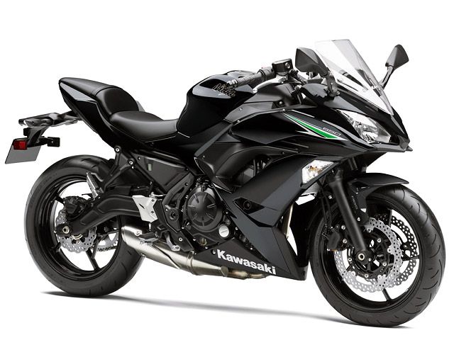 2017年 Ninja 650 ABS メタリックスパークブラック(カタログメイン)