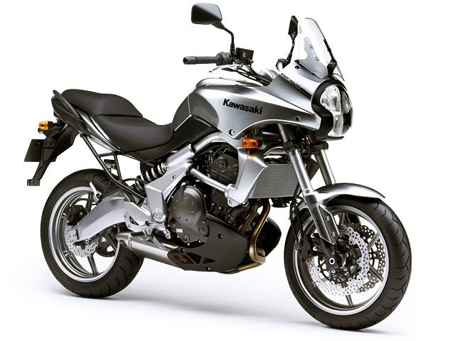 2007年 Versys 650 ABS アトミックシルバー(カタログメイン)