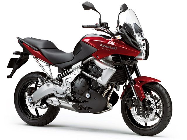 2011年 Versys 650 ABS メタリックインペリアルレッド(カタログメイン)