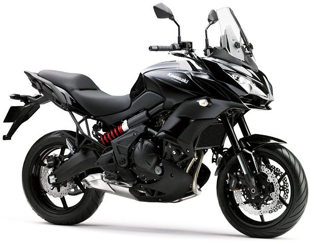 2015年 Versys 650 メタリックスパークブラック×フラットエボニー(カタログメイン)