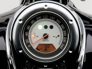 2004年 VN2000(タンク上のメーター)
