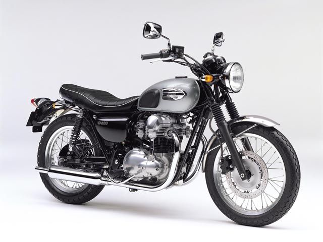 2007年 W400 アトミックシルバー(カタログメイン)