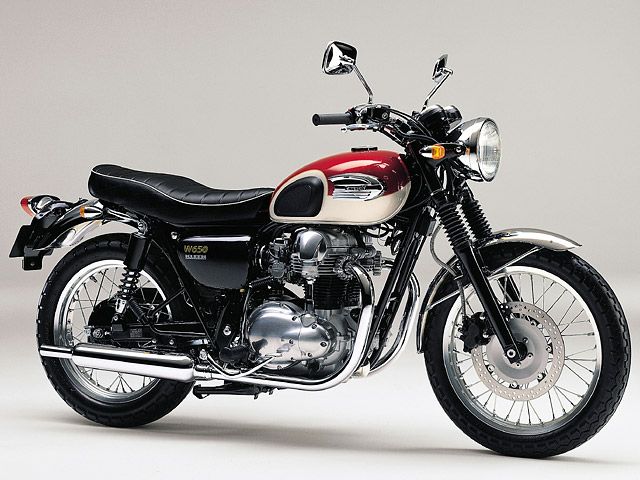 2002年 W650 ローハンドル仕様 キャンディカーディナルレッドXメタリックシャンパンゴールド(カタログメイン)