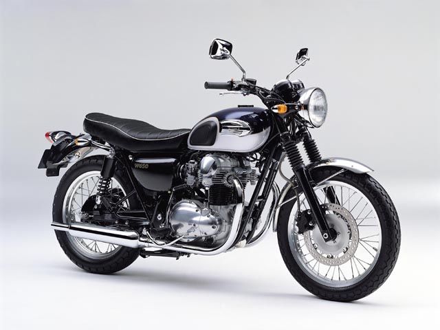2005年 W650 ローハンドル仕様 メタリックオーシャンブルー(カタログメイン)