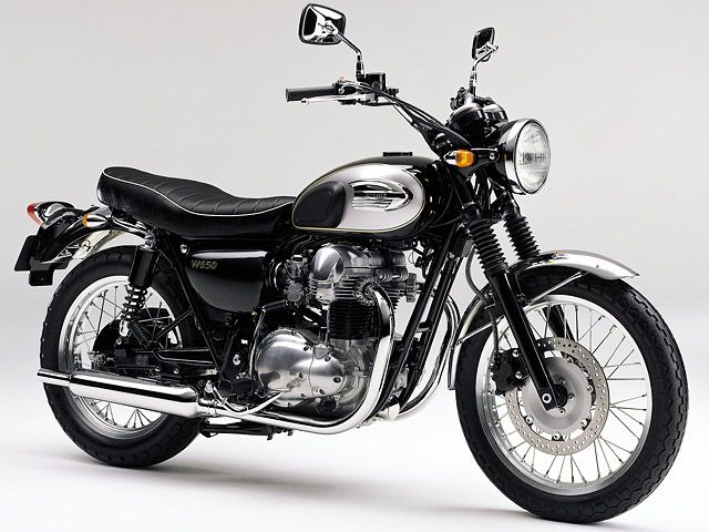 2007年 W650 アップハンドル仕様 メタリックディアブロブラック×アトミックシルバー(カタログメイン)