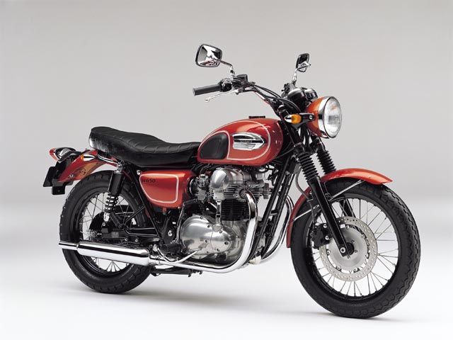 2007年 W650 追加カラー アップハンドル仕様 キャンディバーントオレンジ(カタログメイン)