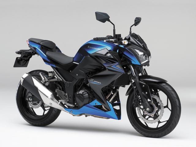 2015年 Z250 ABS キャンディプラズマブルー/メタリックスパークブラック(カタログメイン)