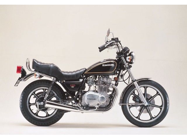 1982年 Z400LTD (カタログメイン)