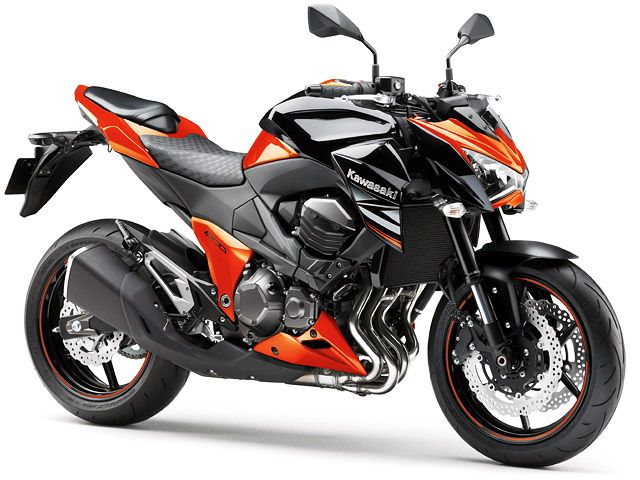 2014年 Z800(ZR800A) キャンディバーントオレンジ×メタリックスパークブラック(カタログメイン)