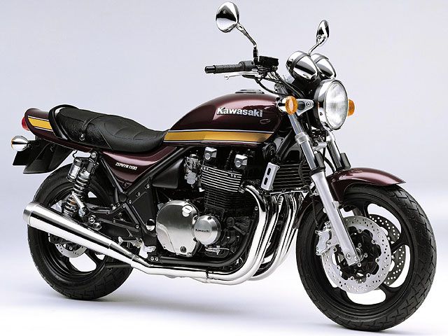 2005年 ZEPHYR 1100 メタリックマジェスティックレッド(カタログメイン)