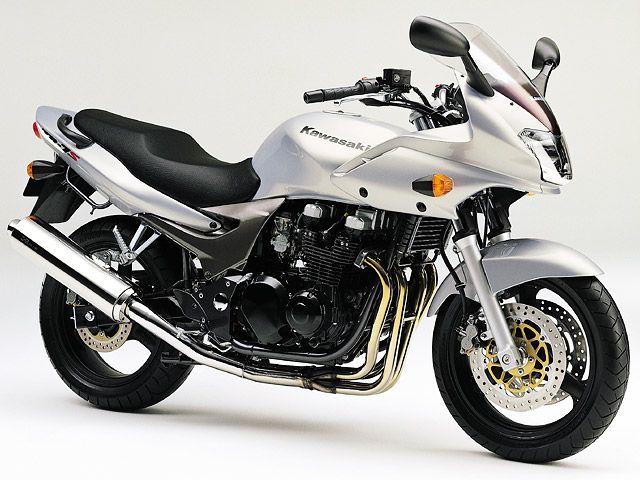 2003年 ZR-7S ムーンライトシルバー(カタログメイン)