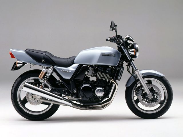 1997年 ZRX-Ⅱ メタリックセレストシルバー(カタログメイン)