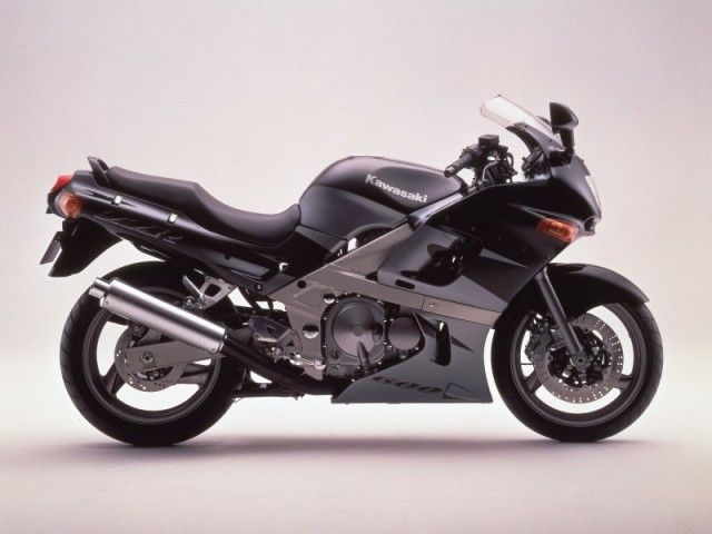1990年 ZZR600 (カタログメイン)
