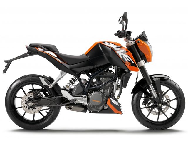 2011年 125DUKE オレンジ(カタログメイン)