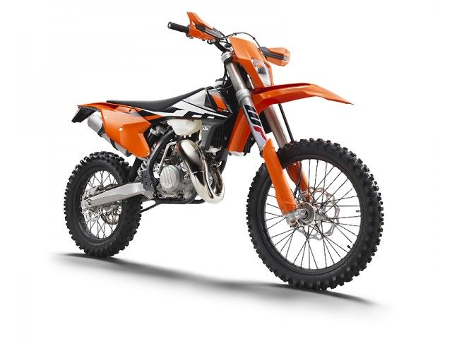 2017年 125 XC-W (カタログメイン)