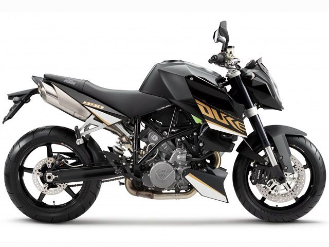 2011年 990 SUPER DUKE (カタログメイン)