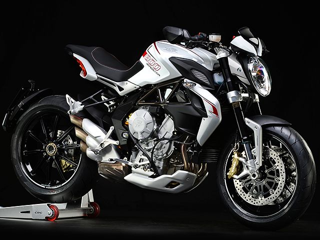 2014年 BRUTALE 800 DRAGSTER ホワイト(カタログメイン)