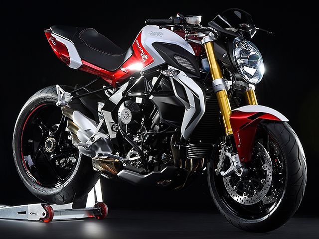 2015年 BRUTALE 800 RR パールショックレッド/パールアイスホワイト(カタログメイン)