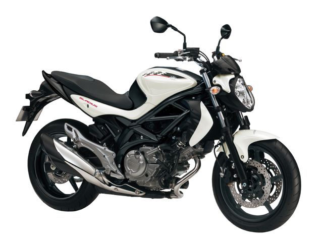 2012年 GLADIUS 650 ABS パールミラージュホワイト/グラススパークルブラック(カタログメイン)