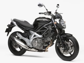 2010年 GLADIUS 400 ABSパールネブラーブラック