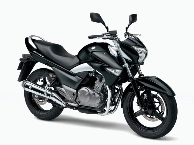 2012年 GSR250 パールネブラーブラック(カタログメイン)