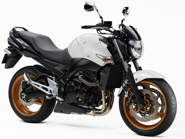 2010年 GSR400 パールミラージュホワイト(カタログメイン)