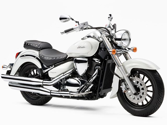 2010年 Intruder Classic 400 キャストホイール仕様 パールミラージュホワイト(カタログメイン)