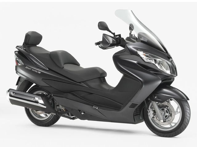 2007年 SKYWAVE 250 Limited ファントムブラックメタリック(カタログメイン)