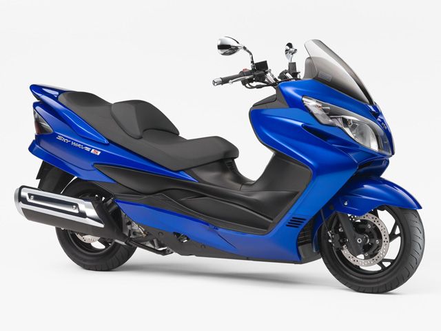 2006年 SKYWAVE 250 Type S パールビガーブルー(カタログメイン)