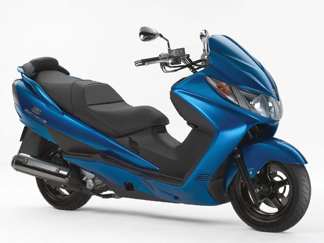 2005年 SKYWAVE 250SS キャンディナポレオンブルー(カタログメイン)