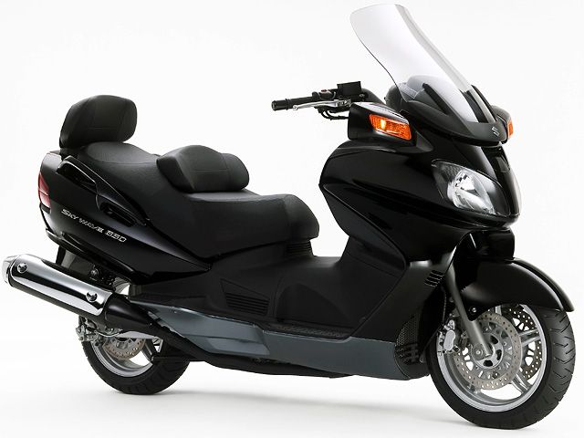 2005年 SKYWAVE 650 Limited (カタログメイン)