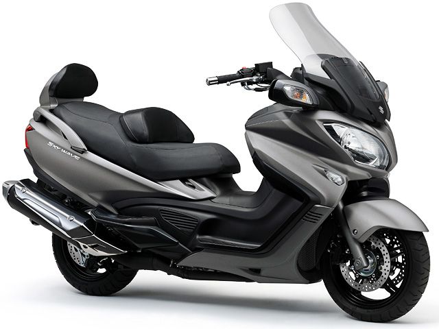 2013年 SKYWAVE 650 LX マットフィブロイングレーメタリック(カタログメイン)