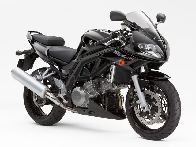 年 SV1000S (カタログメイン)
