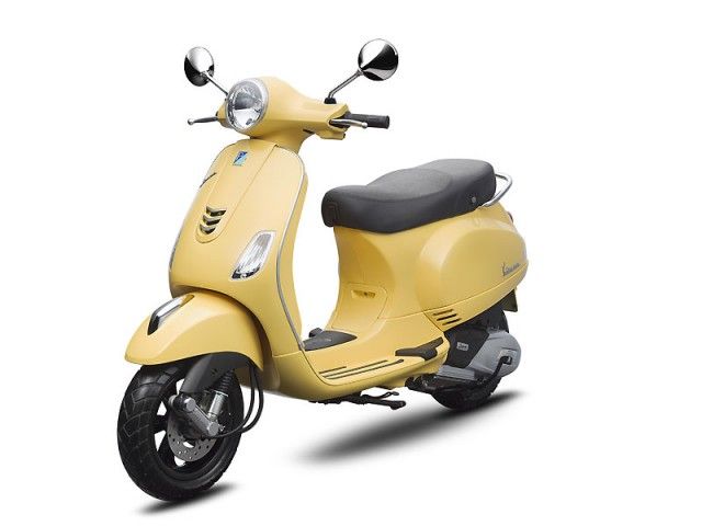 2017年 LX125 i-GET ライムイエロー(カタログメイン)