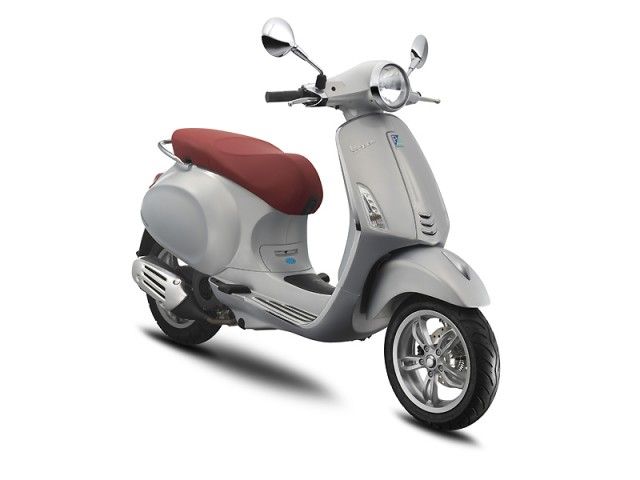 2016年 Primavera 125 シルクグレー(カタログメイン)
