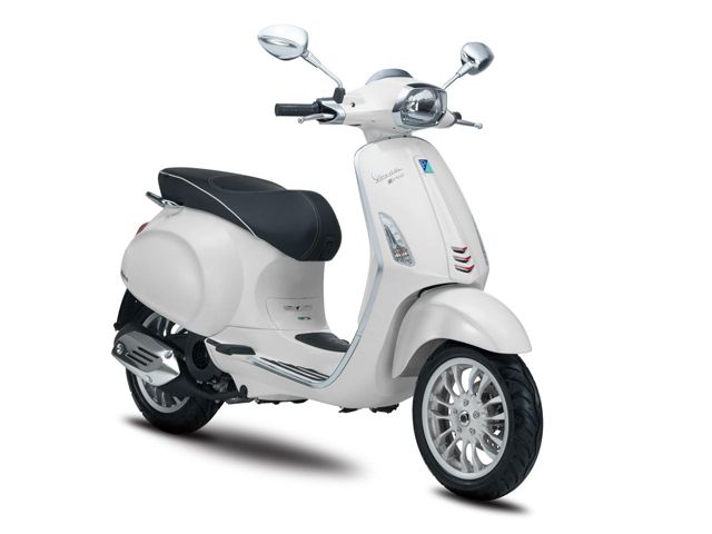 2014年 Sprint 150 モンテホワイト(カタログメイン)