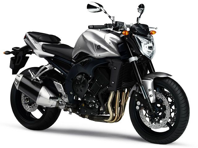 2006年 FZ1 シルバー3(カタログメイン)
