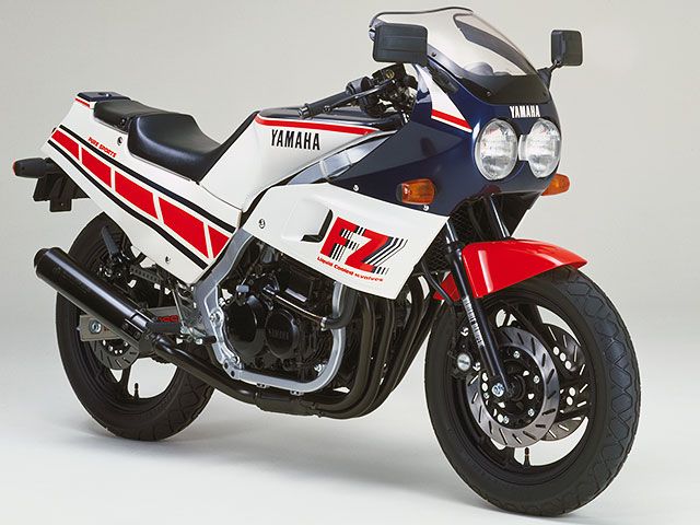1984年 FZ400R シルキーホワイト(カタログメイン)