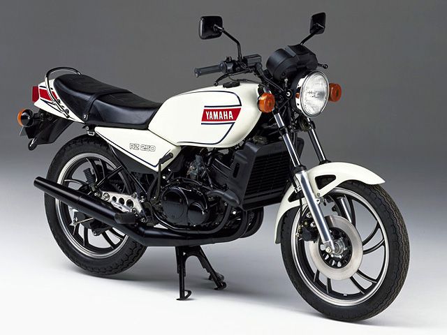 1980年 RZ250 ニューパールホワイト(カタログメイン)