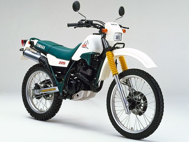 1985年 SEROW 225 ホワイト/フォレストグリーン(カタログメイン)