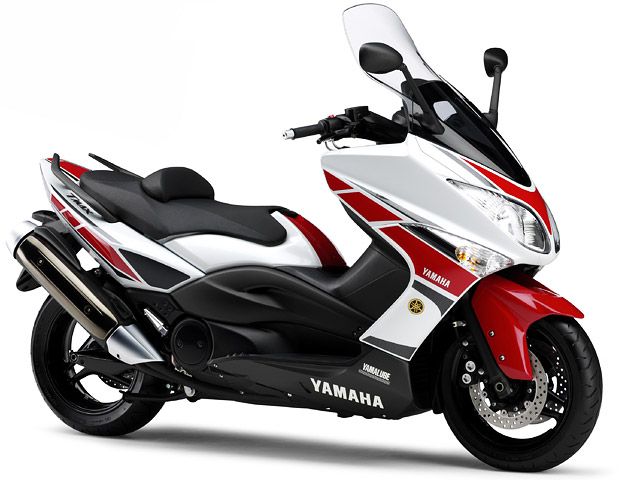 2011年 TMAX WGP50th Anniversary Edition ブルーイッシュホワイトカクテル1(カタログメイン)