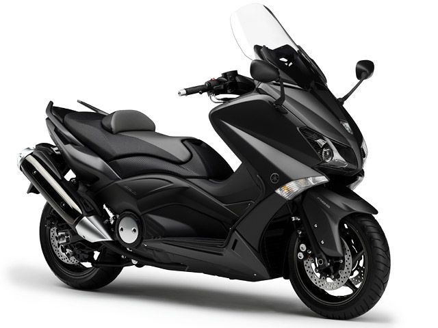 2013年 TMAX530 ABS マットダークグレーメタリック1(カタログメイン)