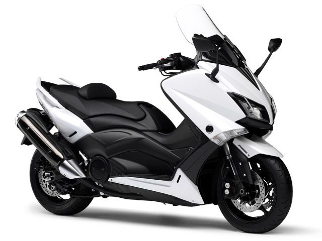 2015年 TMAX530 ABS ブルーイッシュホワイトカクテル1(カタログメイン)