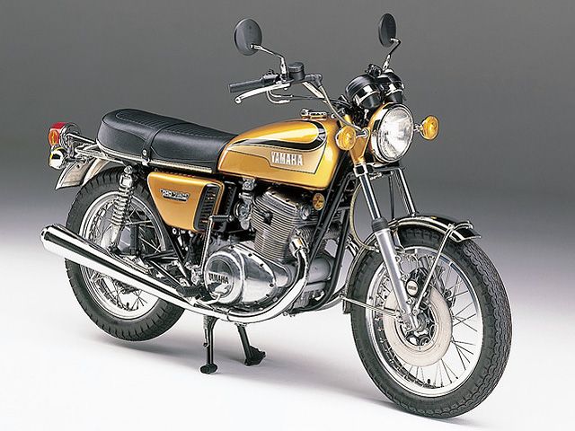 1972年 TX750 (カタログメイン)