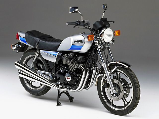 1981年 XJ400D クリスタルシルバー(カタログメイン)