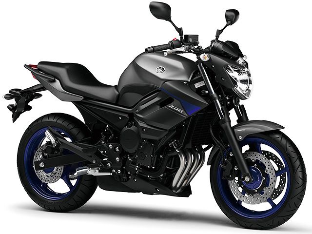 2013年 XJ6 ABS マットグレーメタリック3(カタログメイン)